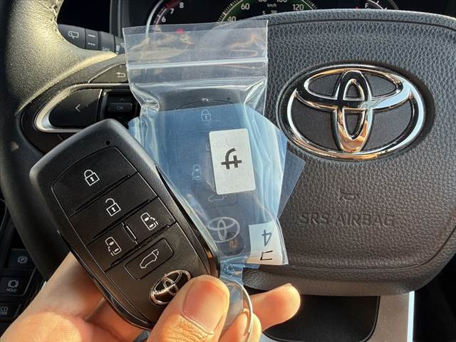 Toyota Voxy 7