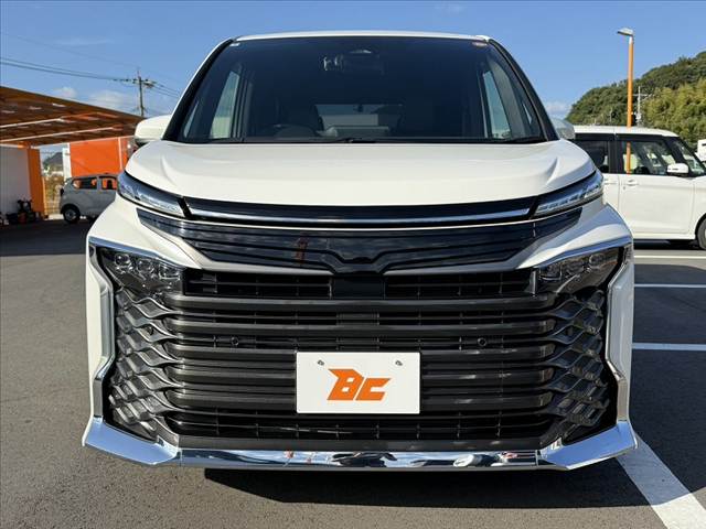 Toyota Voxy 9