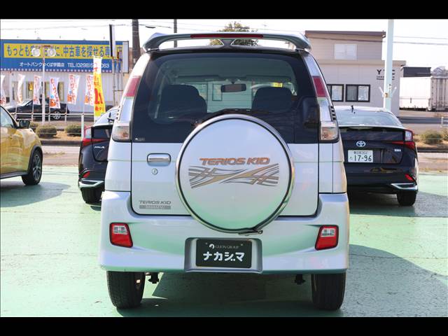 Daihatsu Terios Kid 6