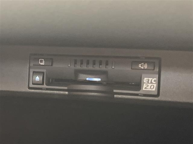 Lexus NX 11