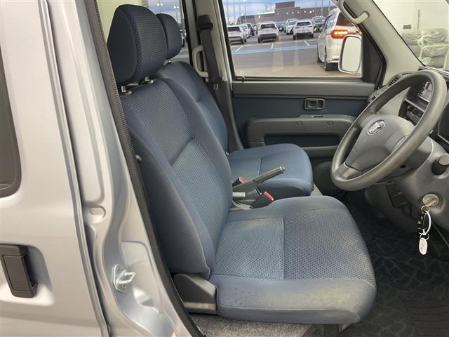 Toyota Pixis Van 9