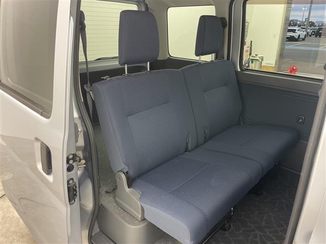 Toyota Pixis Van 10