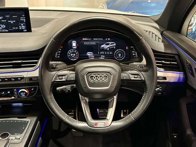 Audi Q7 8