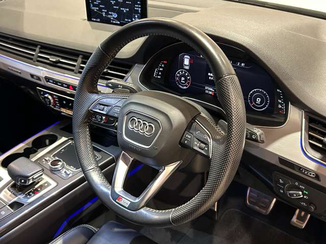 Audi Q7 9