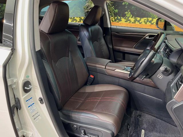 Lexus RX 9