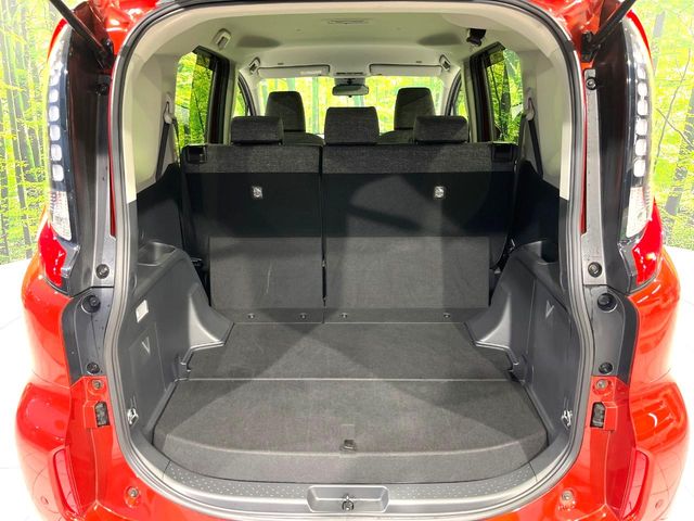 Toyota Sienta 11