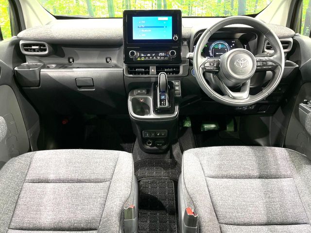 Toyota Sienta 2