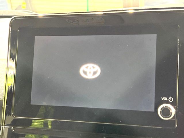 Toyota Sienta 4