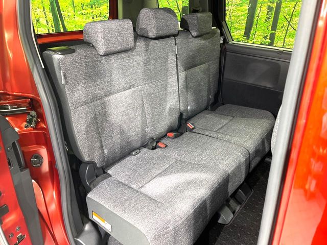 Toyota Sienta 10