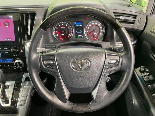 Toyota Alphard 12