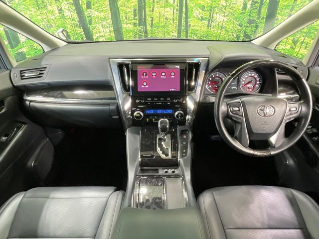 Toyota Alphard 2