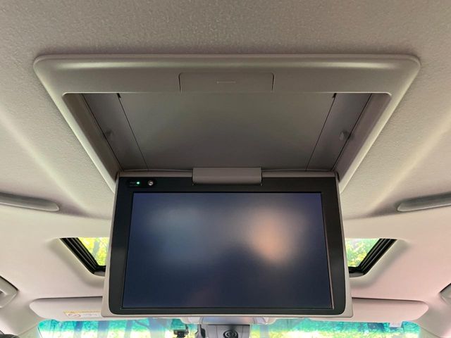 Toyota Alphard 6