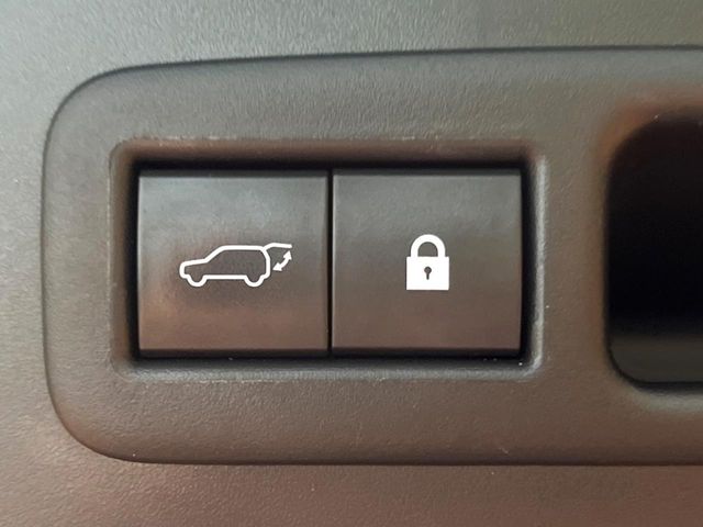 Lexus UX 5