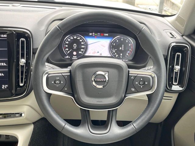 Volvo XC40 12