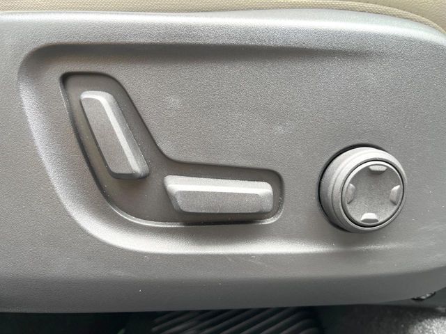 Volvo XC40 10