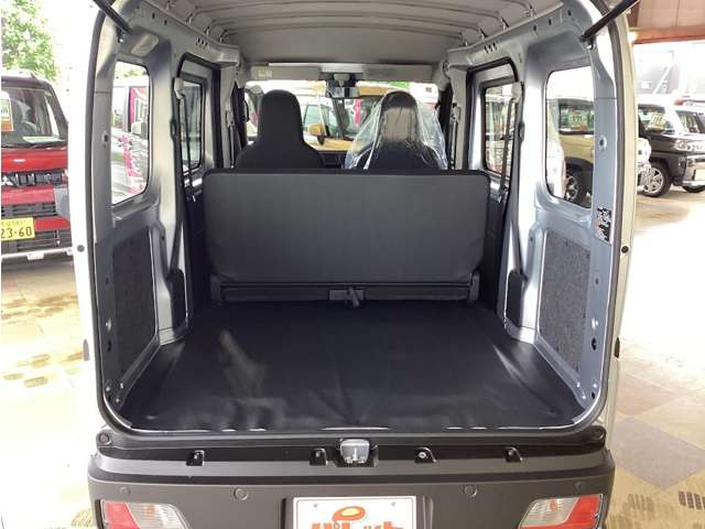 Daihatsu Hijet Cargo 11
