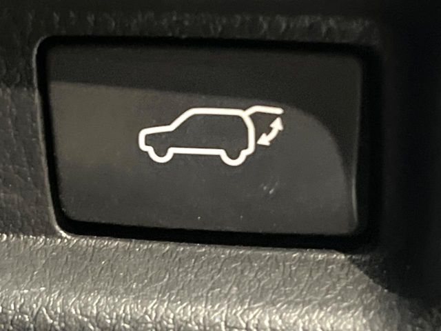 Lexus UX 7
