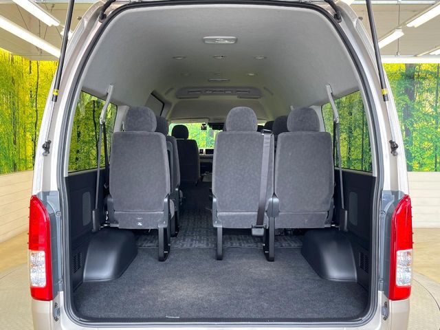 Toyota Hiace 11