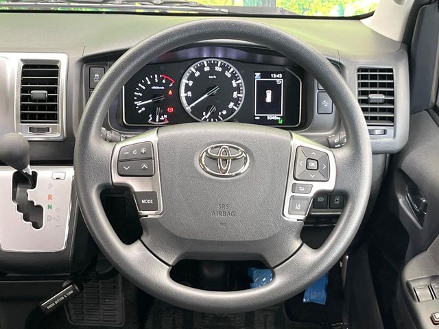 Toyota Hiace 12