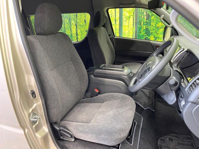 Toyota Hiace 8