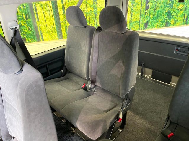 Toyota Hiace 10