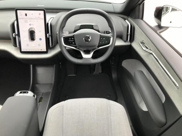 Volvo EX30 4