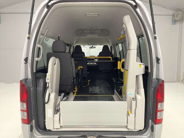Toyota Regius Ace 5