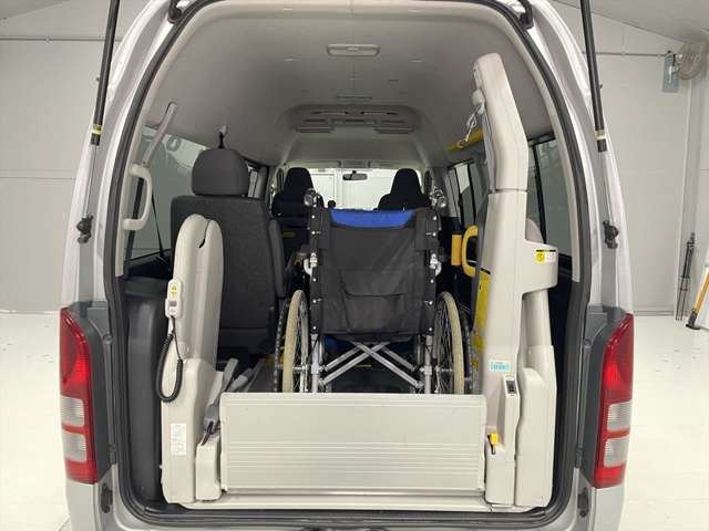 Toyota Regius Ace 7