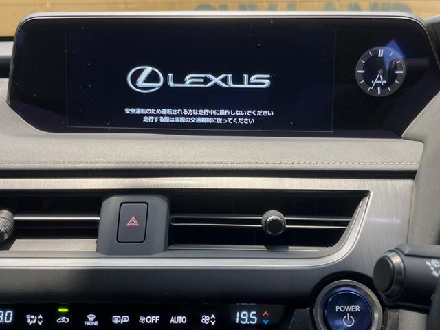 Lexus UX 3