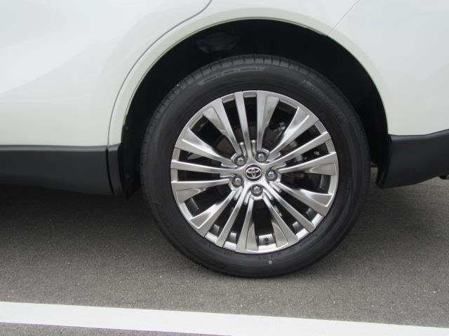 Toyota Harrier 3