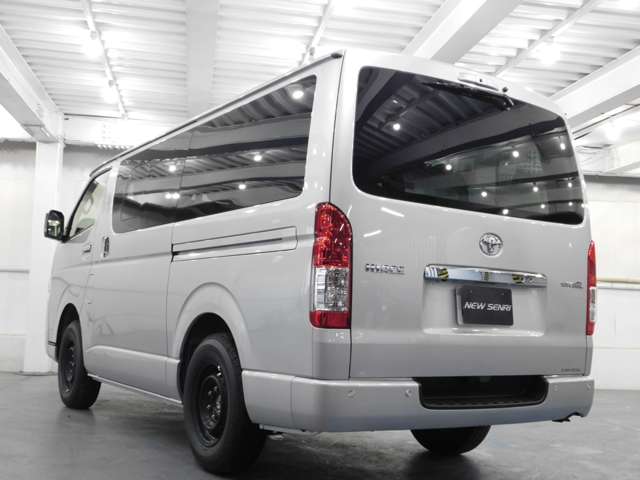 Toyota Hiace Van 2
