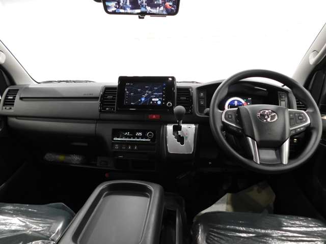 Toyota Hiace Van 3