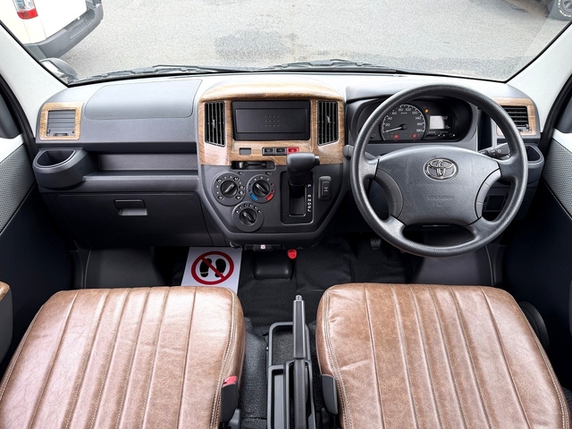 Toyota Town Ace Van 3