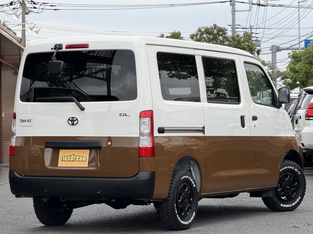 Toyota Town Ace Van 5
