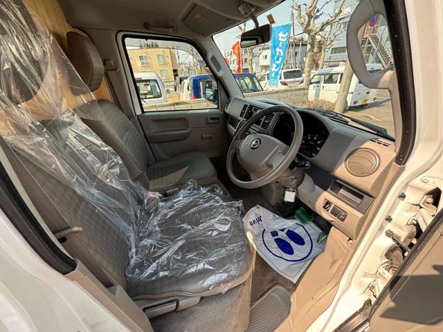 Nissan NV100 Clipper 10