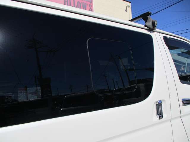 Toyota Hiace Van 6
