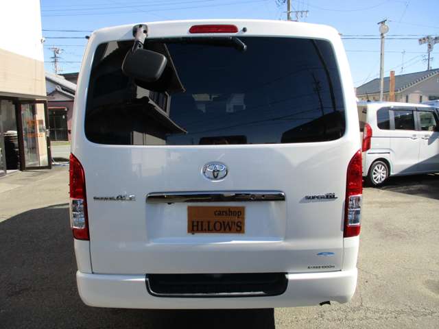 Toyota Hiace Van 8