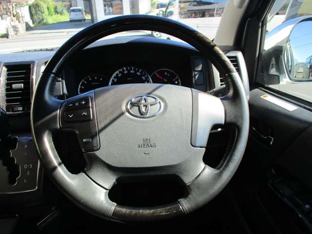 Toyota Hiace Van 10