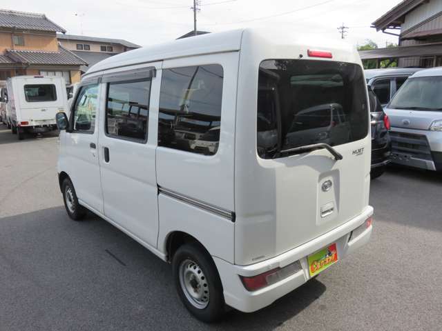 Daihatsu Hijet Cargo 8