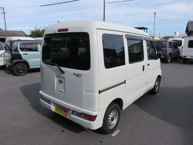 Daihatsu Hijet Cargo 10