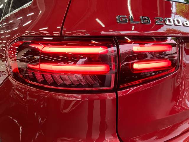 Mercedes-Benz GLB 11