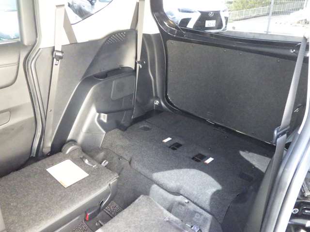 Toyota Sienta 12