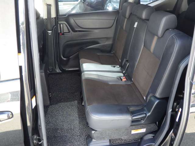 Toyota Sienta 8