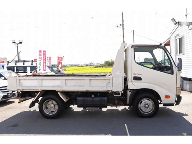 Hino Dutro 11