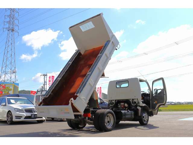 Hino Dutro 12