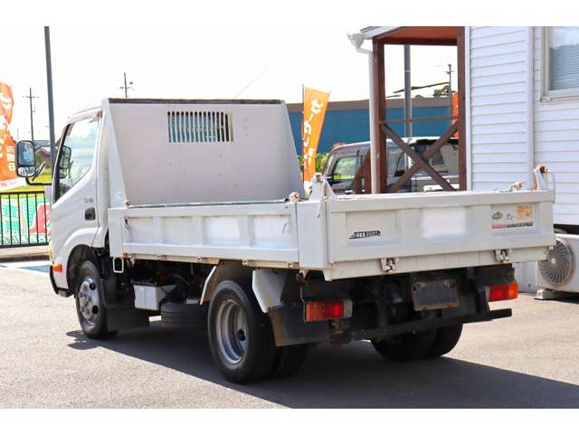 Hino Dutro 8