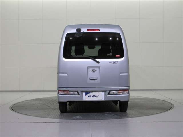 Daihatsu Hijet Cargo 4