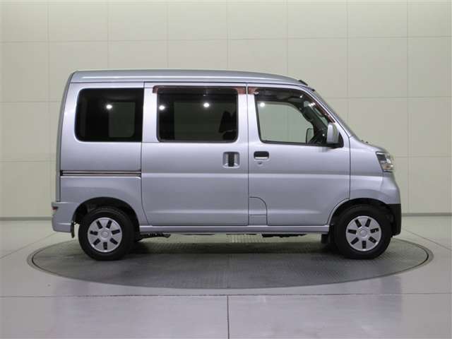 Daihatsu Hijet Cargo 6