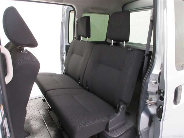 Daihatsu Hijet Cargo 10