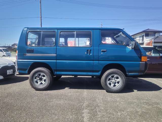 Mitsubishi Delica Van 3